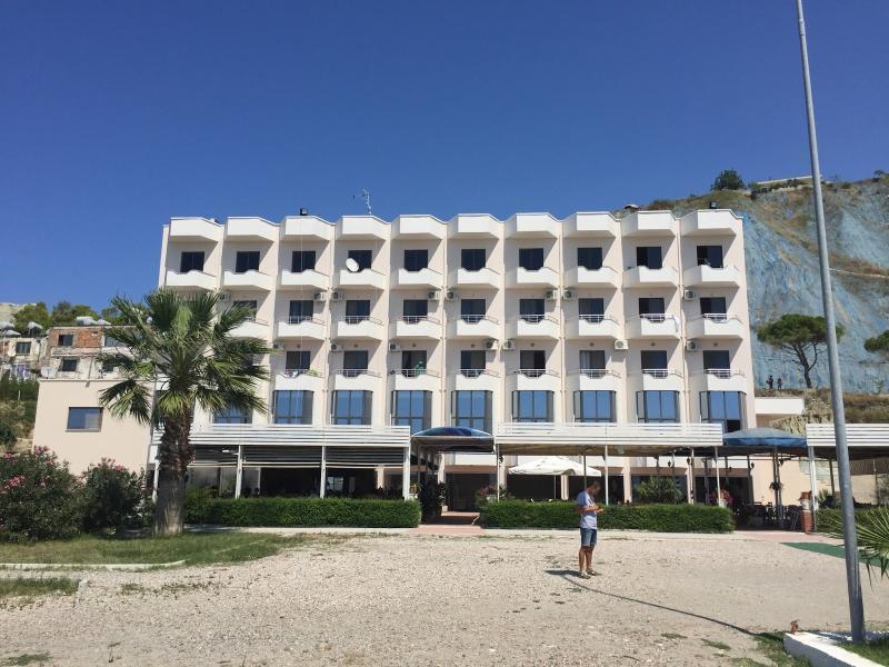 Hotel Ferrara Durrës Exterior foto