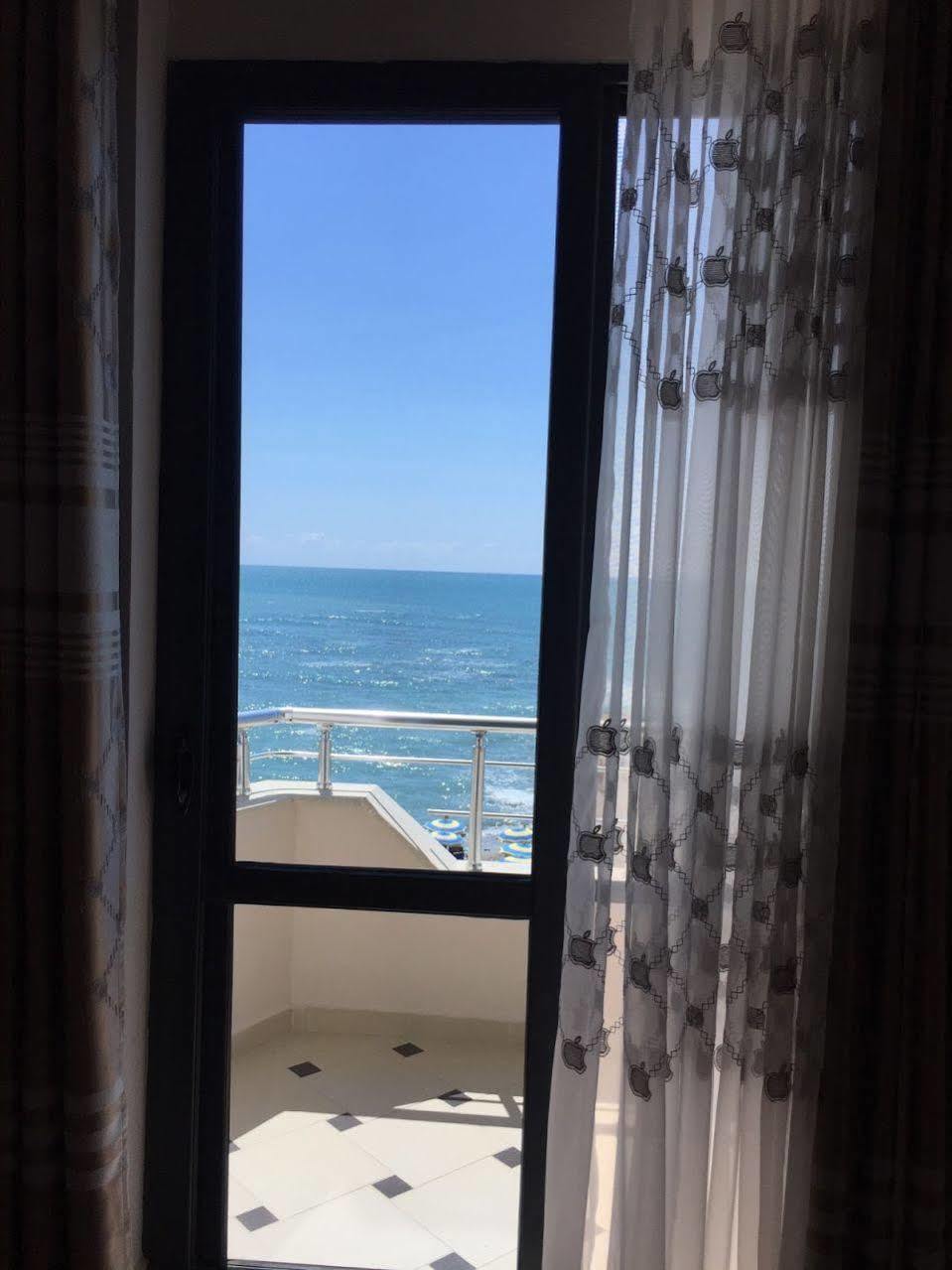 Hotel Ferrara Durrës Exterior foto