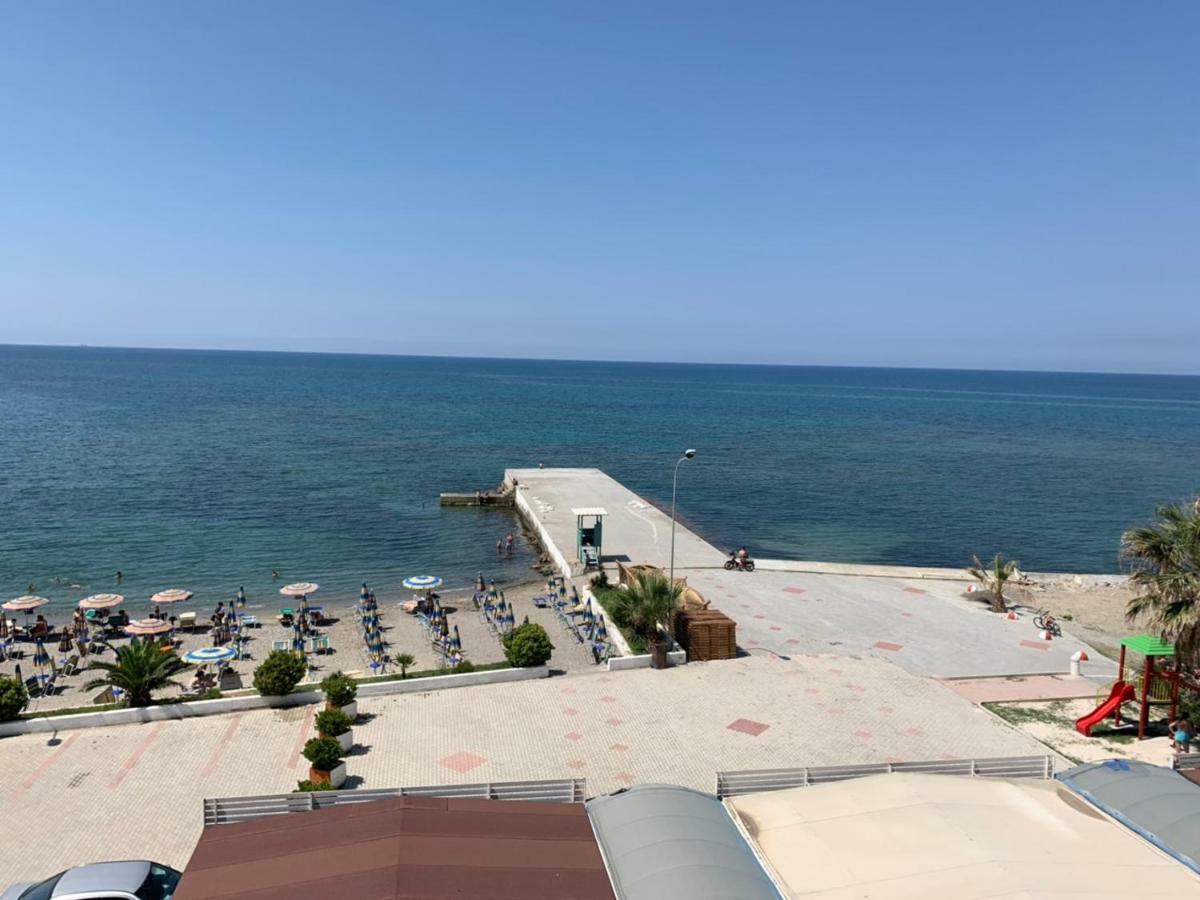 Hotel Ferrara Durrës Exterior foto