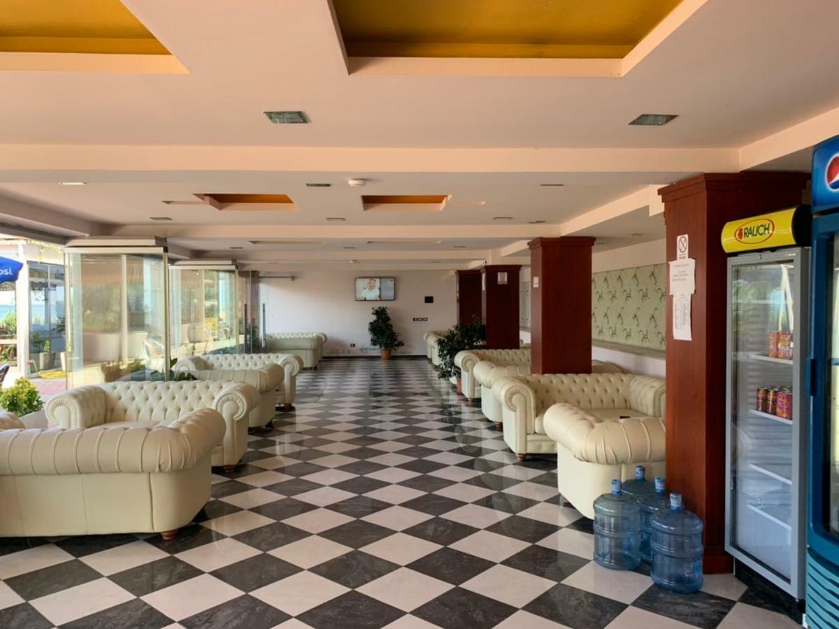 Hotel Ferrara Durrës Exterior foto